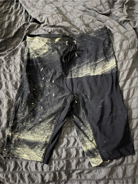 On Running Other - On Running Race Tights Half Men’s Medium Black Limelight Half Tights